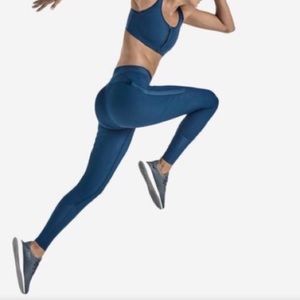 Snapbac  sport legging  sz small euc